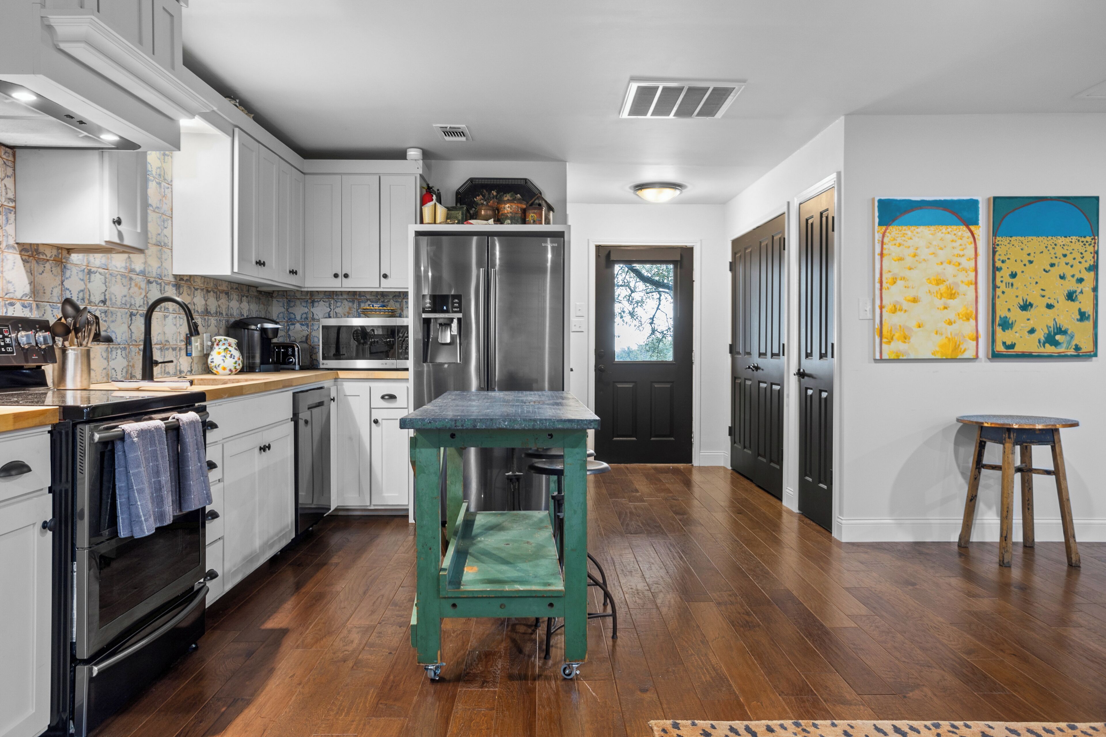 House (5 Bedrooms) | Interior