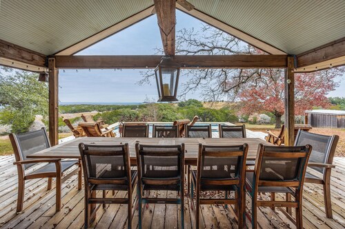 5BR Luxury Home w/ Pool & Wrap-around Porch