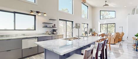 منزل (3 Bedrooms) | المنشأة من الداخل