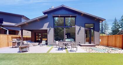 5BR Home w/ Nearby Lake, A/C & Private Backyard