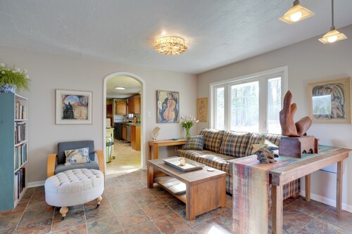 Hike & Ski: Scenic Group Retreat in Wardensville