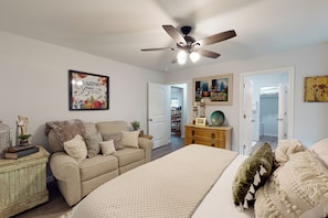 Interior - Lake Fork Fort Home w/ Best Bass Fishing! (Emory)