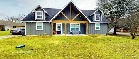 House (3 Bedrooms) | Front of property