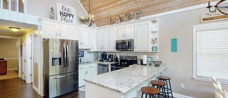 House (3 Bedrooms) | Interior