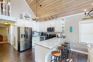 House (3 Bedrooms) | Interior