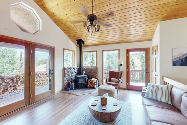 House (3 Bedrooms) | Interior