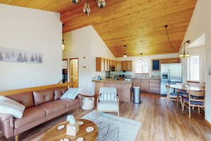 House (3 Bedrooms) | Interior