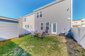 Apartment (3 Bedrooms) | Interior - 3BR Dog-friendly Townouse w/ Grill, Fireplace, AC (Wyoming)