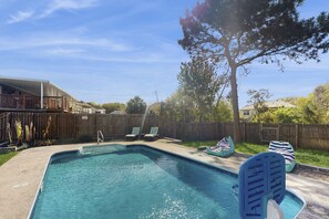 Interior - 4 BR Home w/ Patio Furniture & In-ground Pool (Savannah)