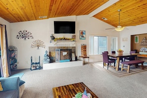 House (3 Bedrooms) | Interior - 3BR Secluded & Well-stocked Riverside Home w/ AC (Three Rivers)