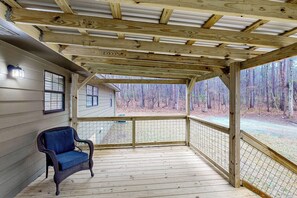 Interior - Dogs Welcome! 'big Oak Hideaway' Near Lake Martin (Eclectic)