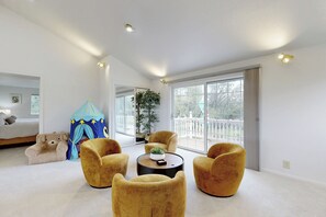 House (5 Bedrooms) | Interior