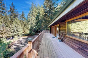 House (3 Bedrooms) | Interior - Serene 3 BR w/ Kalama River View & Bike (Kalama)