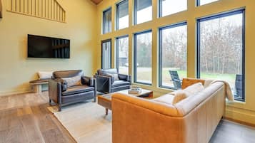 House (4 Bedrooms) | Front of property