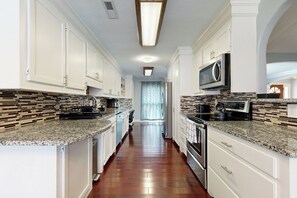 Nhà (3 Bedrooms) | Nội thất