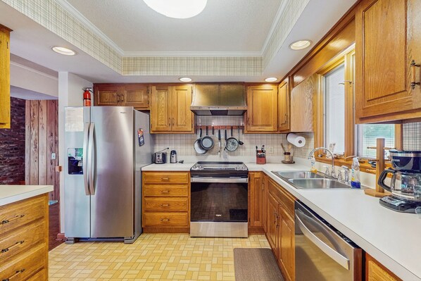 House (4 Bedrooms) | Interior