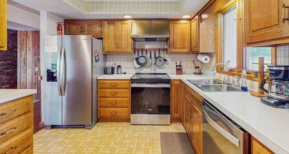 4BR Spacious Private Home w/ Dock & Deck