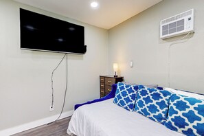 House (3 Bedrooms) | Interior - 3BR Dog-friendly Home Near River w/ Fire Pit (Bethel Island)