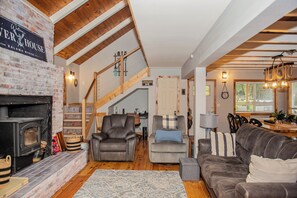 House (4 Bedrooms) | Interior