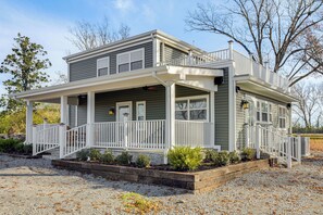 House (3 Bedrooms) | Front of property - 1 Block to Dtwn Lewisburg! Quiet Home w/ Decks (Lewisburg)