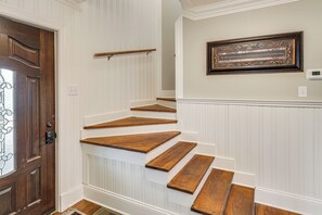 Interior - 1 Block to Dtwn Lewisburg! Quiet Home w/ Decks (Lewisburg)