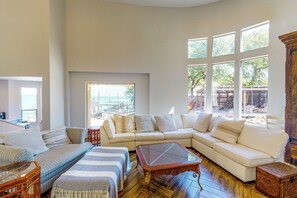 Rumah (6 Bedrooms) | Interior