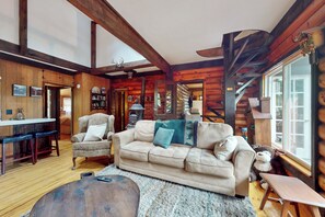 House (4 Bedrooms) | Interior