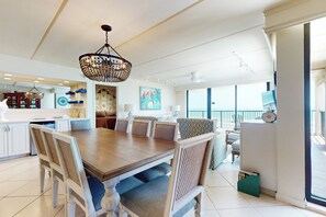 Apartment (3 Bedrooms) | Interior - Beachfront Corner 3br: Suntide III - Unit 910 (New Haven)
