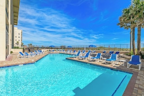 Apartment (3 Bedrooms) | Interior - Beachfront Corner 3br: Suntide III - Unit 910 (New Haven)