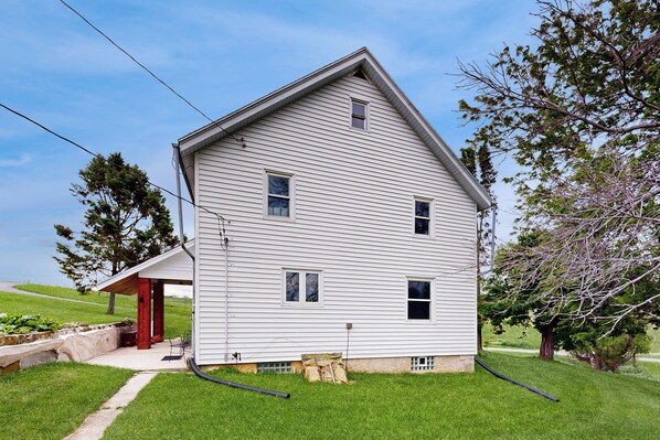 House (4 Bedrooms) | Interior - 4 BR Historic Farmhouse, Dog-friendly w/ Wifi (Darlington)