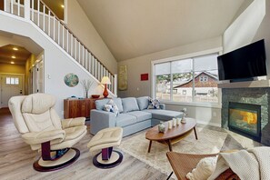 House (2 Bedrooms) | Interior - 2 BR House Newly Built w/ Hot Tub & Mt Baker Views (Lummi Island)