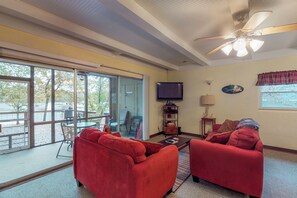 Interior - 2BR Lakefront Lake Murray Home w/ Dock & Deck (Leesville)