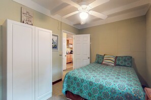 House (2 Bedrooms) | Interior - 2BR Lakefront Lake Murray Home w/ Dock & Deck (Leesville)