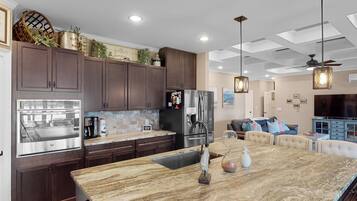 House (3 Bedrooms) | Interior