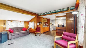 House (1 Bedroom) | Interior