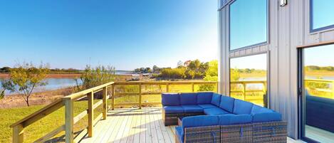 House (4 Bedrooms) | Front of property