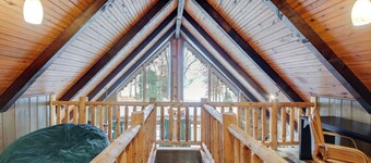 Waterfront Gem w/ Private Dock on Sullivan Lake!