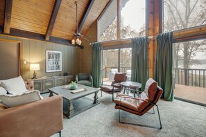 Interior - Waterfront Gem w/ Private Dock on Sullivan Lake! (Sullivan)