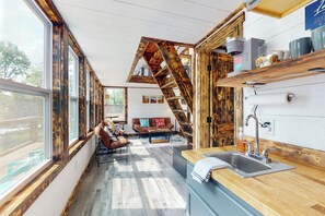 المنشأة من الداخل