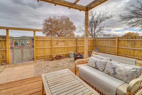 Yard, Deck, Grill! Desert Hideaway By Jemez Canyon