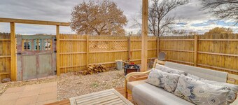 마당, 데크, 그릴! 제메즈 캐니언 근처의 사막 은신처