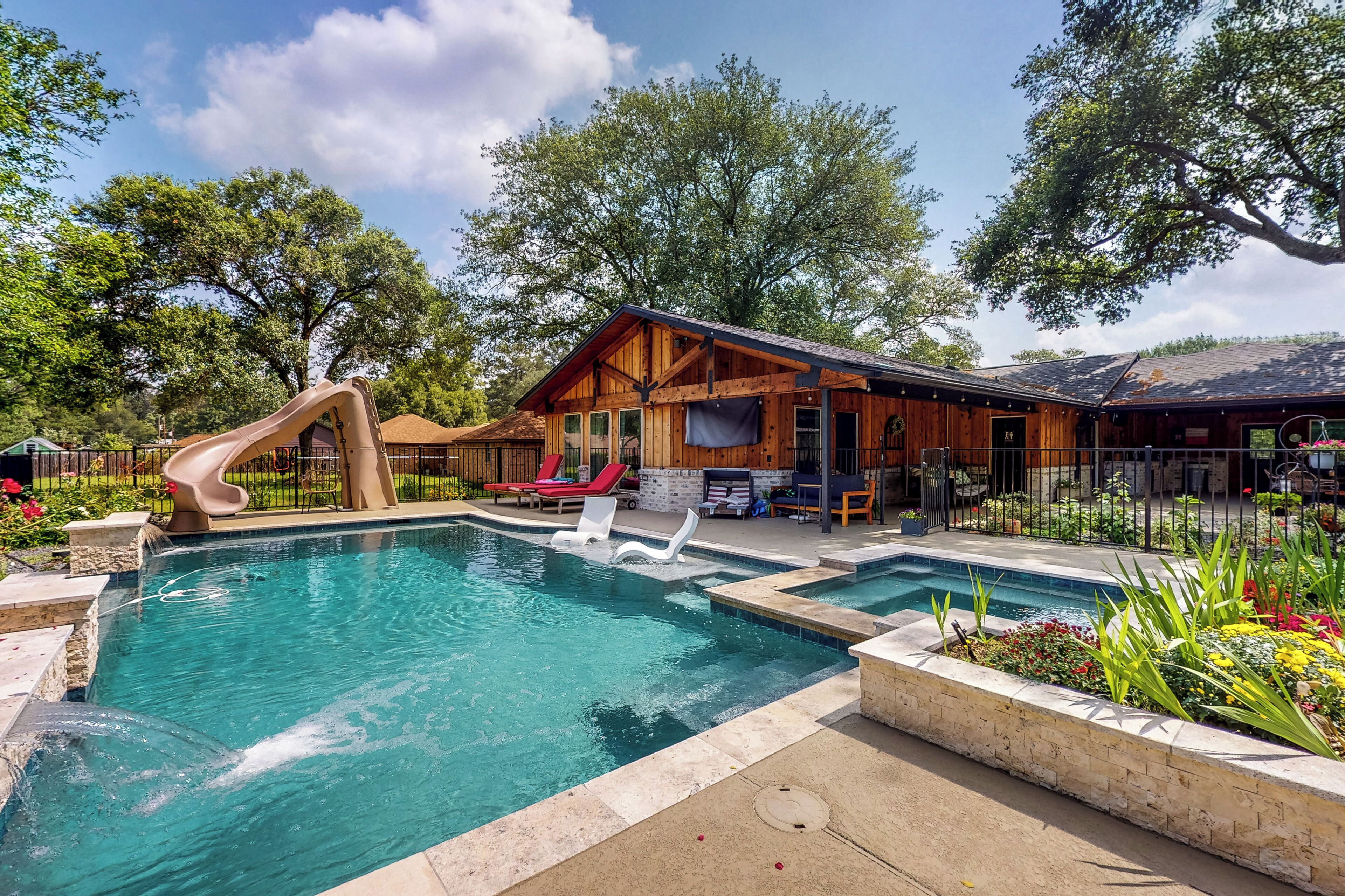 House (3 Bedrooms) | Front of property