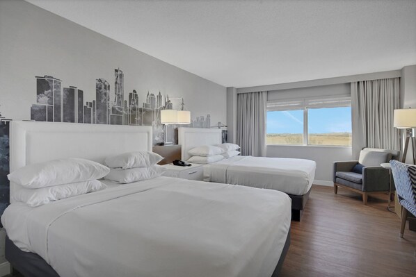 Room - World of Blue: Beautiful Q/Q Hotel Rooms (East Rutherford)