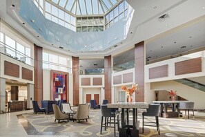 Dining - World of Blue: Beautiful Q/Q Hotel Rooms (East Rutherford)