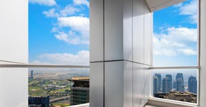 Interior - LUX The Dubai Marina View Suite 3 (Dubai)