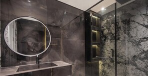 Bathroom - LUX The Dubai Marina View Suite 3 (Dubai)
