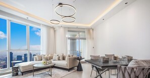 Living area - LUX The Dubai Marina View Suite 3 (Dubai)