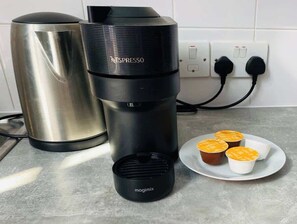 Kaffe og/eller kaffemaskin