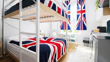 Iron/ironing board, WiFi, bed sheets