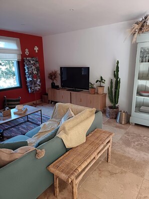 Living area - Villa among oaks and pines 30 minutes from Mont Ventoux (Faucon)